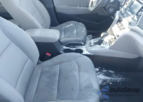 2017 Hyundai Elantra Se z USA, uszkodzony, nr VIN 5NPD84LF5HH009356